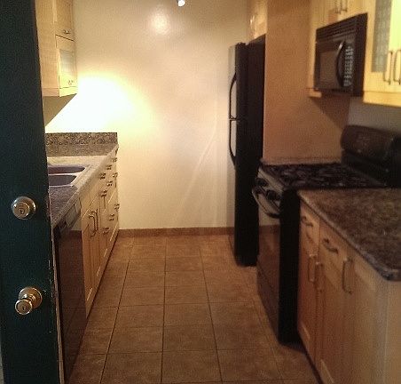 Kitchen photo 2