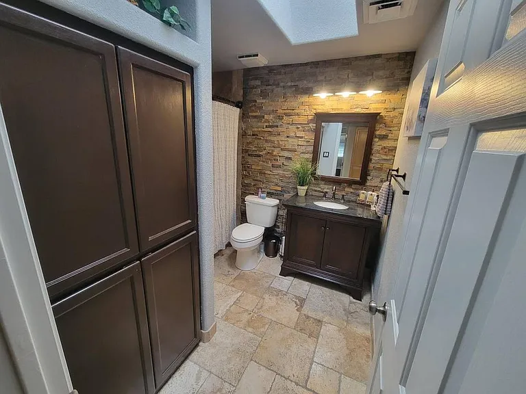 2846 Seville Ln — Photo 3