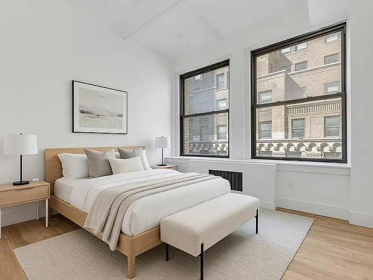 248 W 35th St #1002 — Photo 3