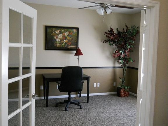 3rd image of 212 E Desert Holly Dr