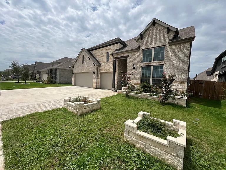 1937 Mariann Dr — Photo 3