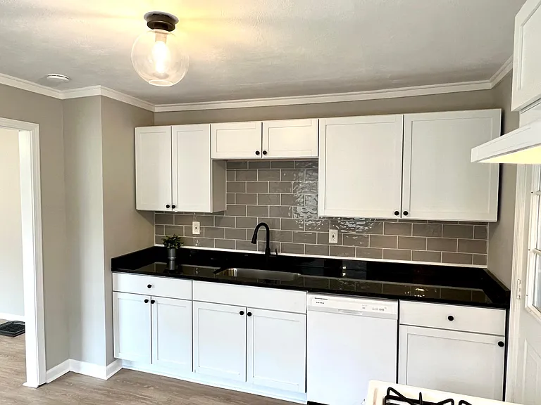 102 Hazel St #1 — Photo 4