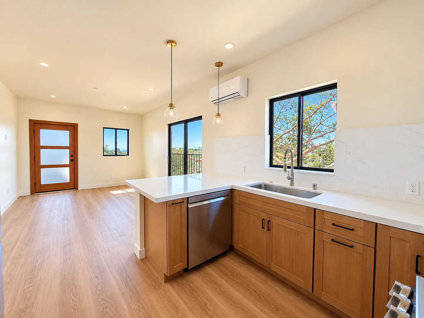 1 bed, 550 sqft, $2,650 — Photo 2