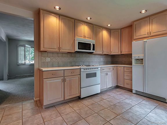 5th image of 110 Aline St
