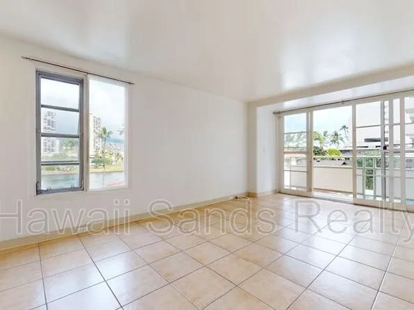 445 Kaiolu St, Honolulu, HI