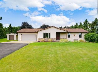 N821 Lake View Dr, Reeseville, WI 53579