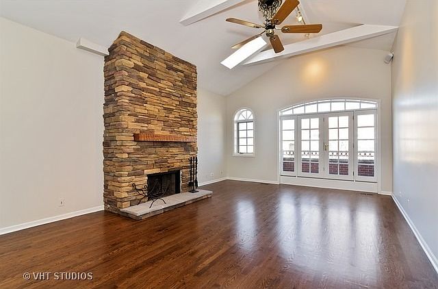 1st image of 637 W Wrightwood Ave