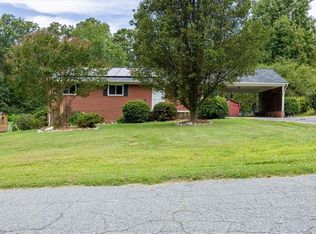 349 Croomcrest Rd, Asheboro, NC 27205