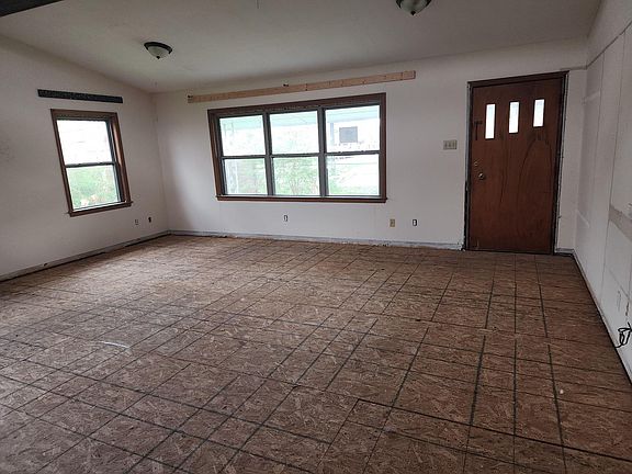 5th image of 9021 Lomax St