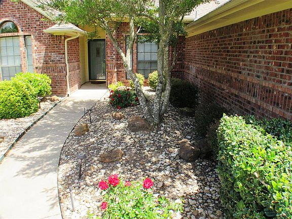 4th image of 1811 W Spanish Oak Dr