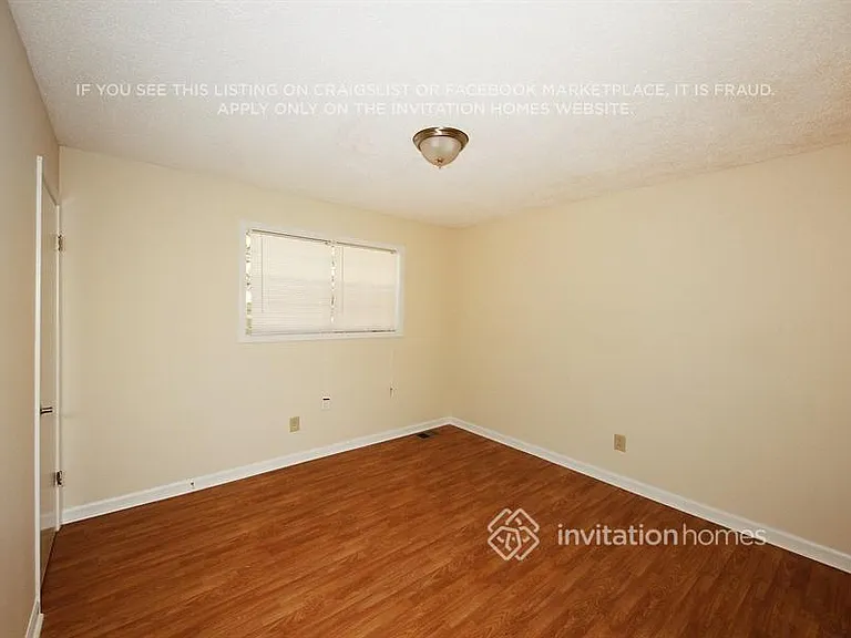 323 Princess Ave — Photo 12
