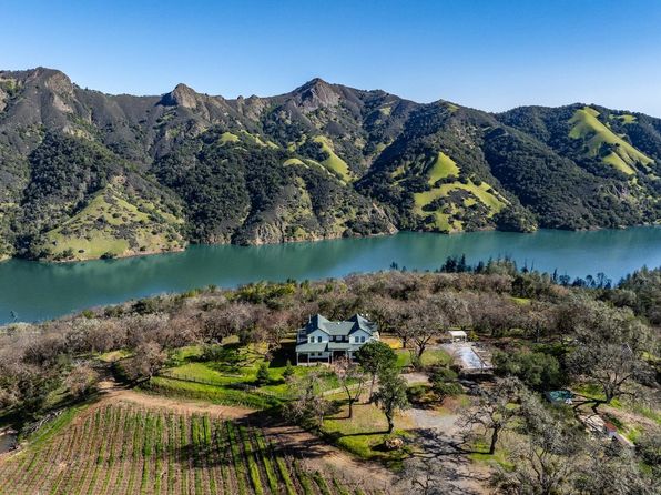 13700 Rockpile Road - 4bd/3ba, 2,829 sqft - in Geyserville, CA