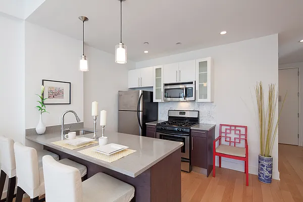 Sold by aptsandlofts.com | media 17