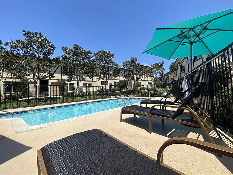 La Jolla Terrace — Photo 8