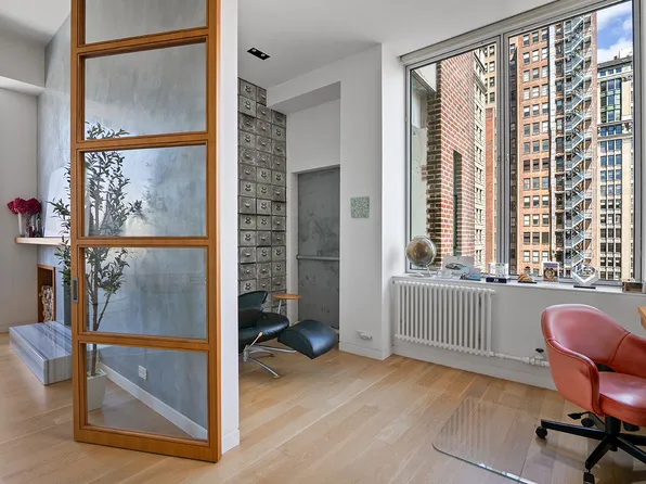 105 East 16th Street image 7 of 16