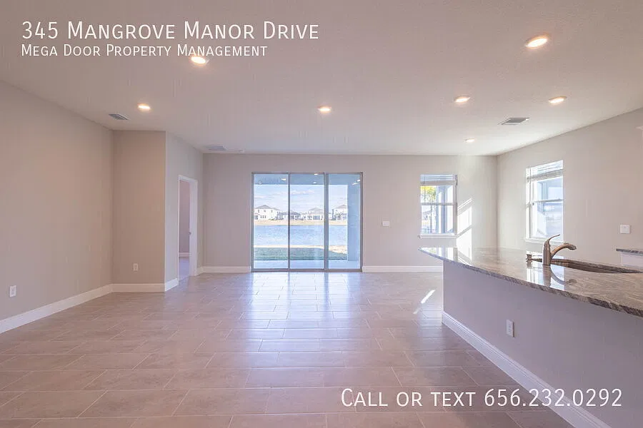 Modern 4-Bedroom Home with Pond View & 2-Car Garage in Apollo Beach — Photo 4