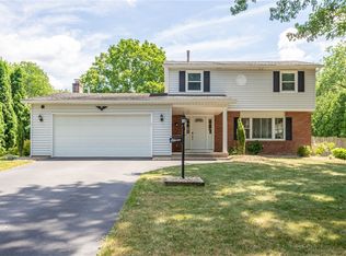 11 Floralton Dr, Rochester, NY 14624