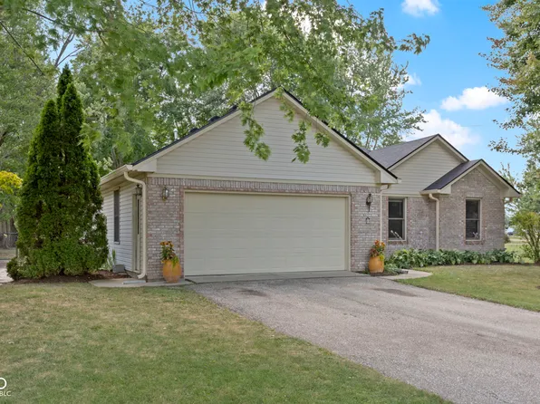 55 Terrell Dr, Pittsboro, IN 46167