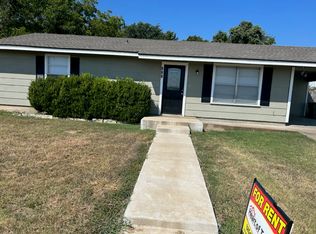 822 N Avenue F, Clifton, TX 76634