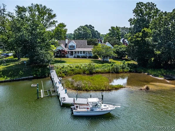 428 Sutton Ave, Reedville, VA 22539