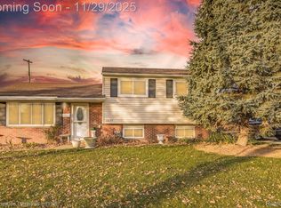 11899 Wheaton Dr, Sterling Heights, MI 48313