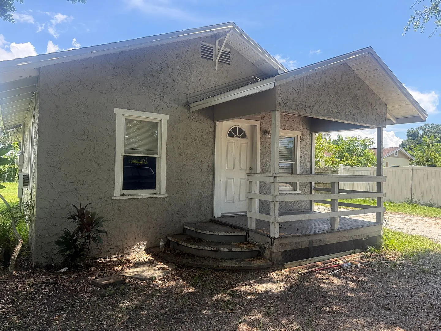 2 bedroom one bath home — Photo 2