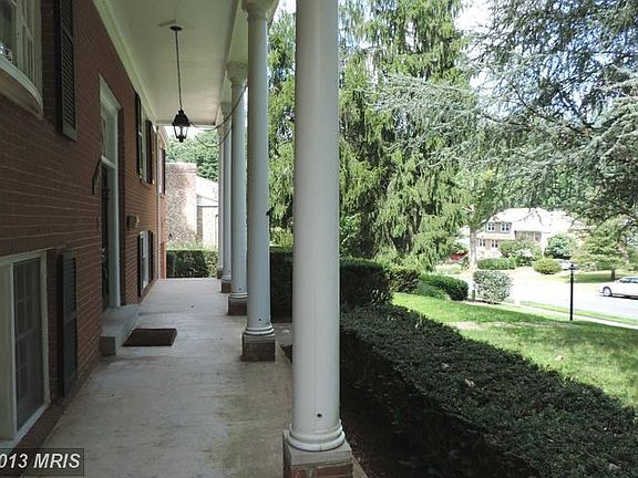 3rd image of 1565 Forest Villa Ln
