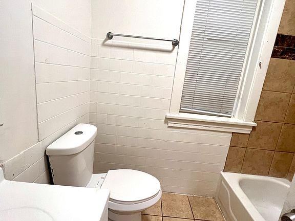4th image of 5423 W West End Ave #1