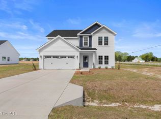 102 Coastal Meadows Dr, Stella, NC 28582