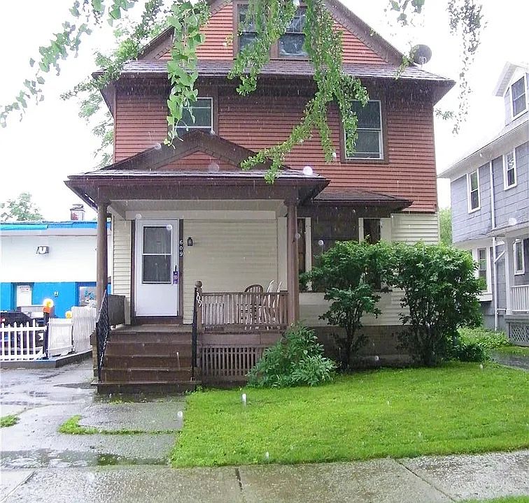 1st image of 609 Grand Ave #2