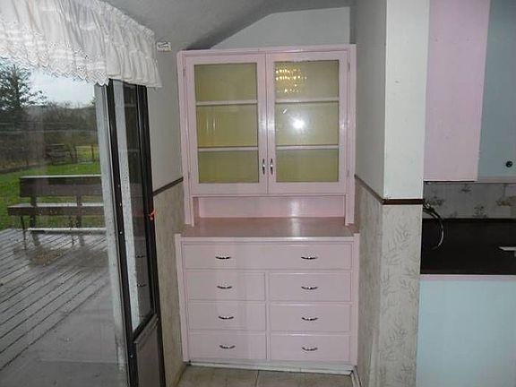 Built-in Hutch
