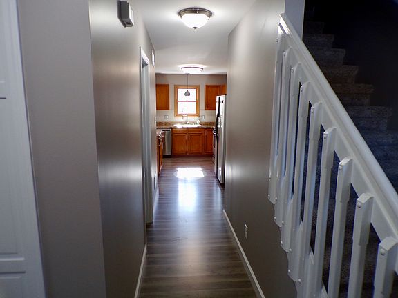 3rd image of 2817 Oxbow Ave
