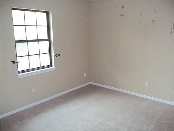 4th image of 5015 Harpers Ln