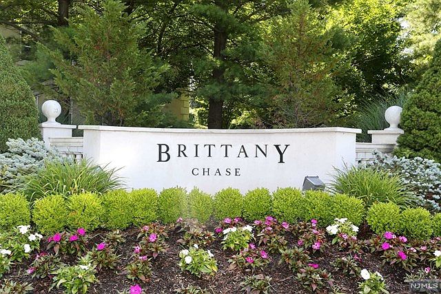 1st image of 319 Brittany Dr #319