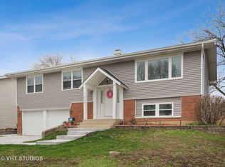 1020 Cobble Hill Ct, Hoffman Estates, IL 60169