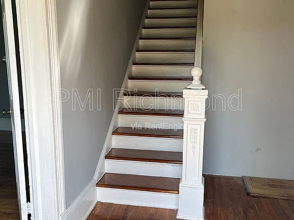 4th image of 104 Lee Ave #B