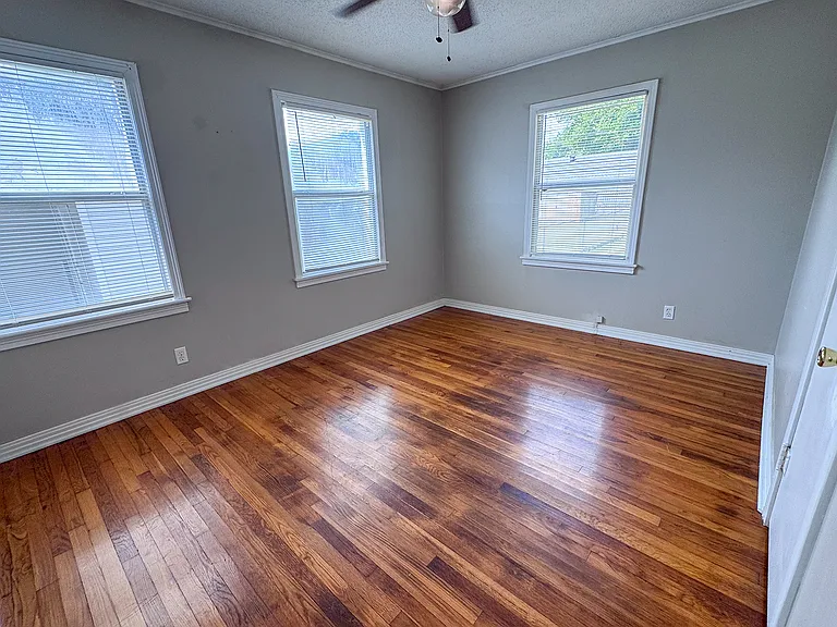408 Troutt — Photo 11