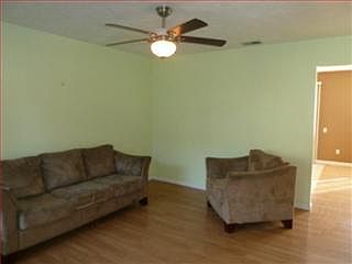 4th image of 4927 Flat Rock Cir