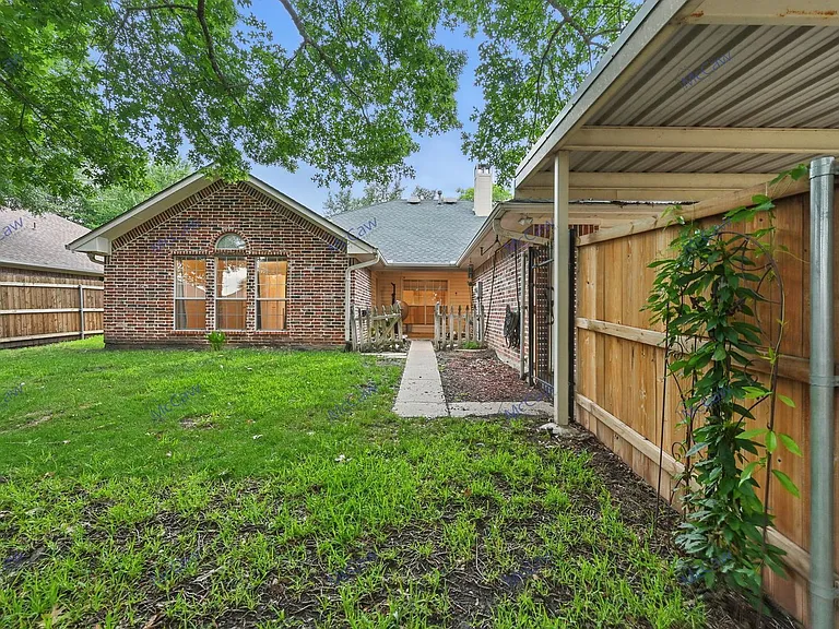 211 Sendero Dr — Photo 20