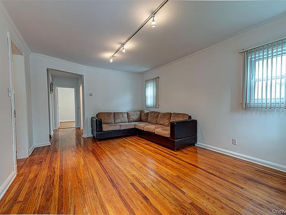5th image of 15 Yale Boulevard