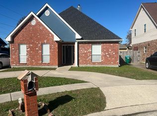 9 Chalet Ct, Kenner, LA 70065