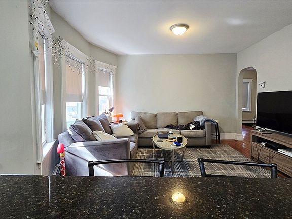3rd image of 60 Bristol Rd #1