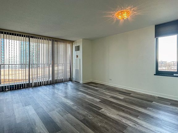 5th image of 3660 N Lake Shore Dr APT 611