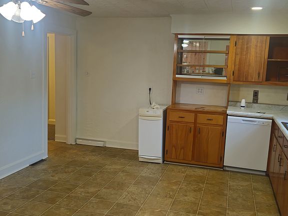 2nd image of 2432 Fairview Spur
