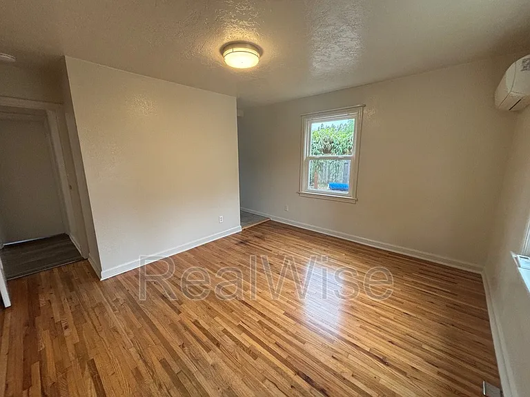 364 W Selmar Ct — Photo 12