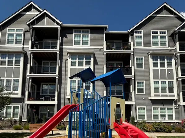 17182 SW Appledale Rd #306, Beaverton, OR 97007