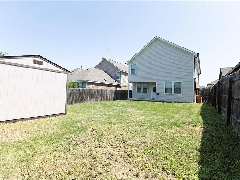7403 Albany Dr — Photo 25