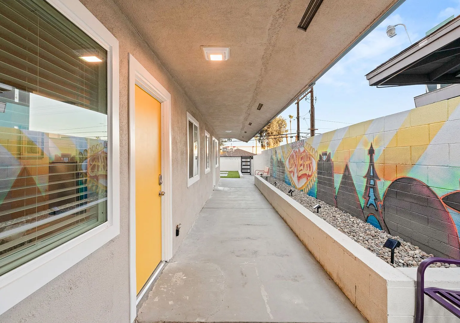 Updated 2-Bedroom Unit in Convenient Downtown Las Vegas Location — Photo 3