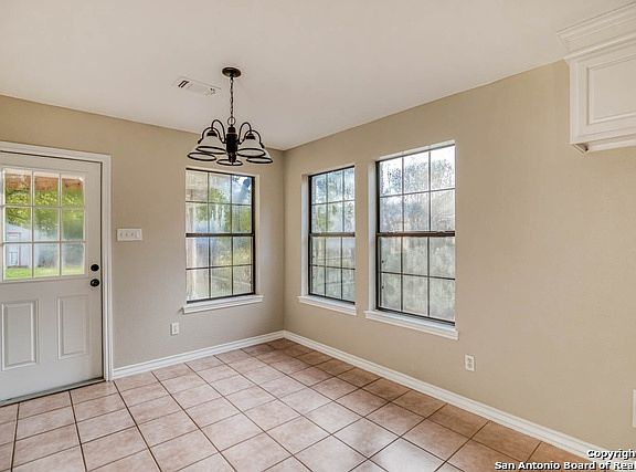 4th image of 321 Deer Cross Ln