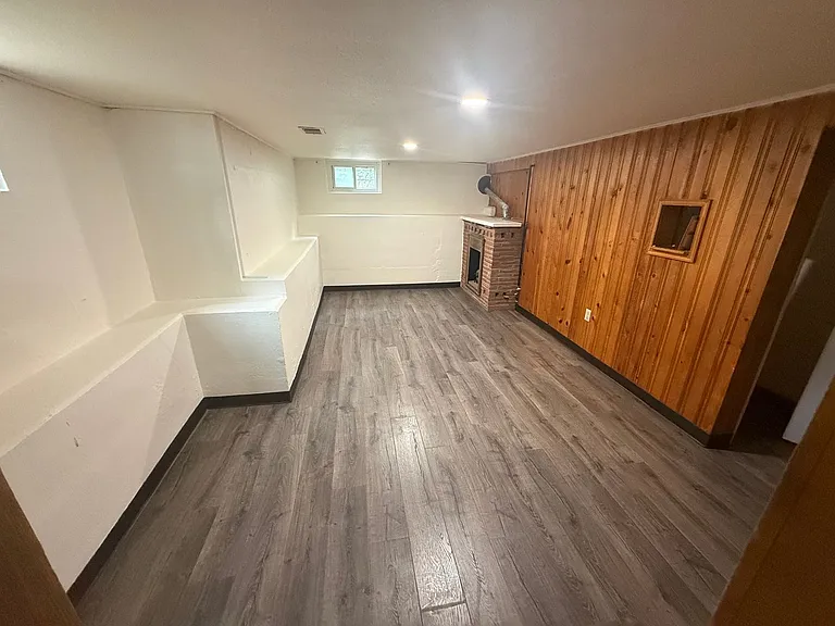 534 Dewey Ave — Photo 9